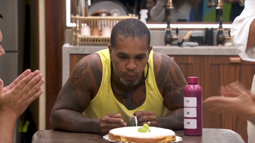 Rodriguinho também comemorou seu aniversário na casa / Reprodução/Globo
