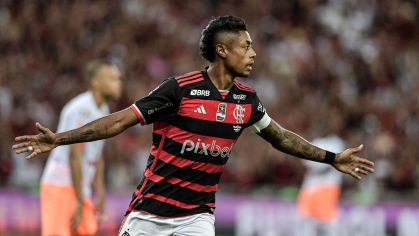 Bruno Henrique comemora gol do título do Flamengo no Carioca