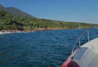 Barco em que pescadores desapareceram no litoral de São Paulo é encontrado em Ilhabela