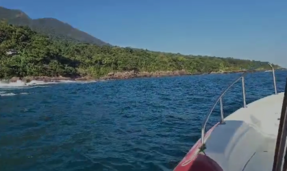 Bombeiros fazem buscas por pescadores que desapareceram em Ilhabela