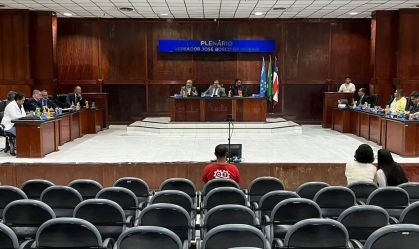 Professores de cidade baiana têm reajuste salarial de apenas R$ 0,46, diz sindicato
