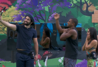 BBB24: finalistas recebem câmera e fazem registros finais na casa; veja
