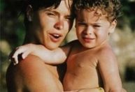 Carolina Dieckmann publica momento raro ao lado de filho com Marcos Frota