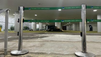 Carpete do Salão Verde da Câmara dos Deputados é trocado, em 5 de abril de 2024