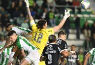 Com falhas de Cássio, Corinthians é derrotado pelo Juventude no Brasileirão