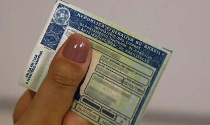Carteira de motorista (CNH) poderá ter foto com itens religiosos