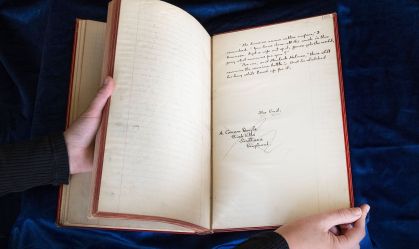Manuscrito original de Sherlock Holmes pode alcançar mais de R$ 6 milhões em leilão
