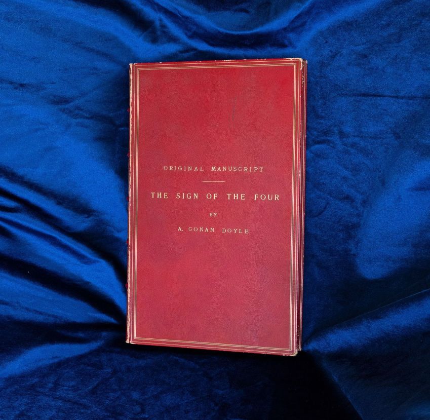 Capa do manuscrito original de "O Signo dos Quatro", de Arthur Conan Doyle / Sotheby's