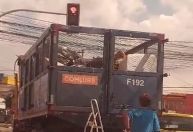 Vídeo: Criminosos tentam furtar caminhão da coleta seletiva no Rio
