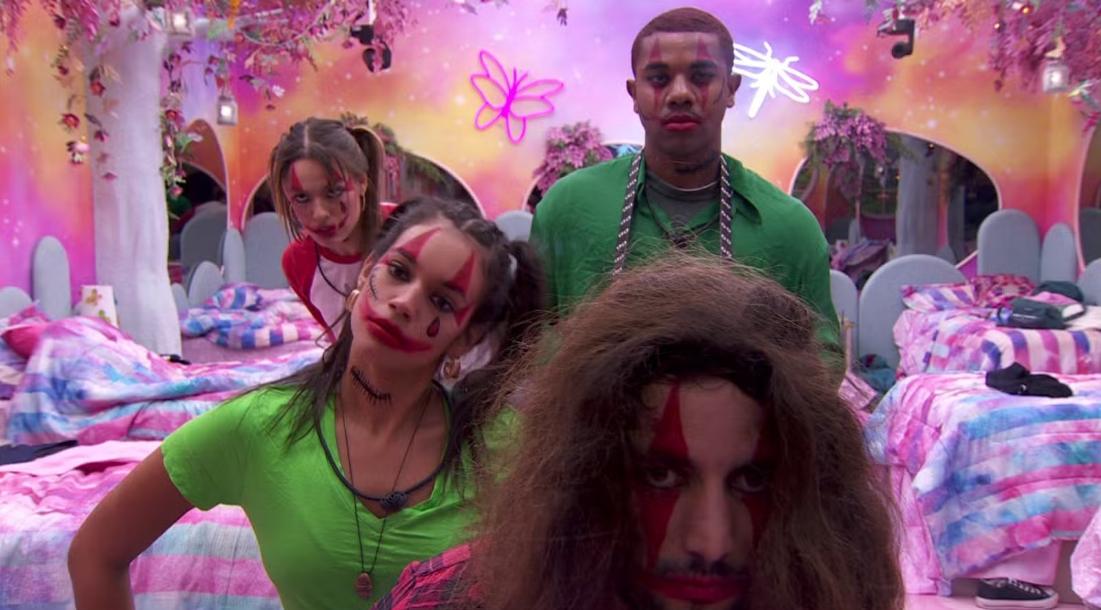 Beatriz, Alane, Davi e Matteus com maquiagem artística inspirada no "Coringa" / Reprodução/Globo