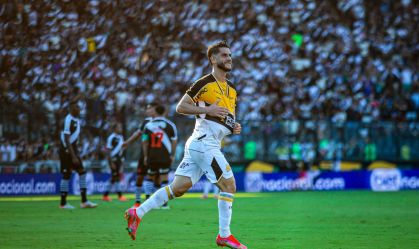 Fellipe Mateus em vitória do Criciúma sobre o Vasco
