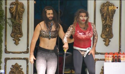 Davi e Matteus se vestem de mulher no BBB24