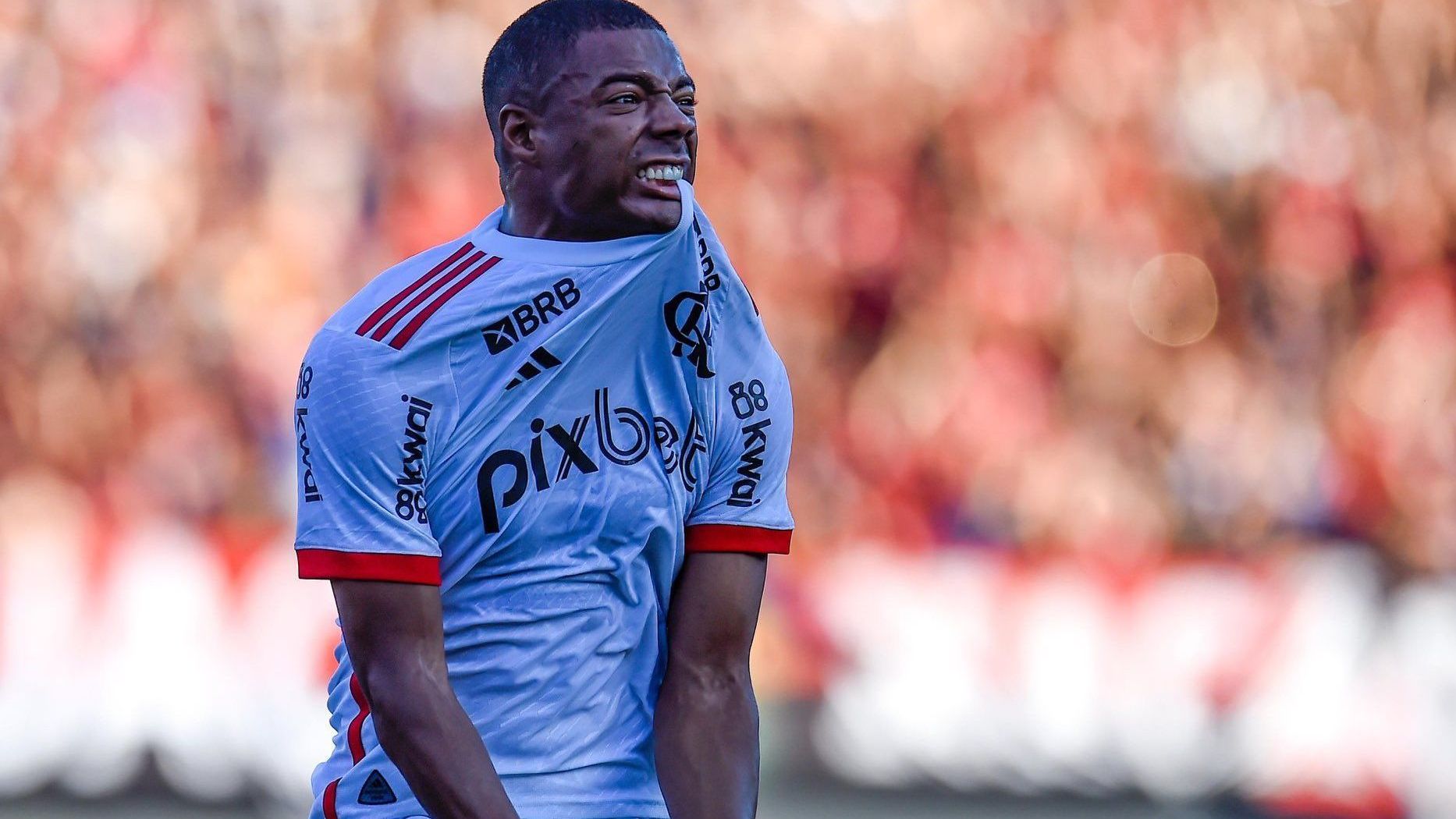 De La Cruz se lesiona e vira preocupação no Flamengo