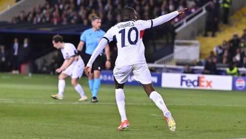 Dembelé comemora gol do PSG sobre o Barcelona