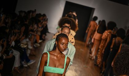 Weider Silveiro abre 4º dia de SPFW exaltando ornamentos africanos