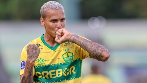 Deyverson comemora gol sobre o Metropolitanos na Copa Sul-Americana