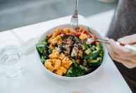 Como deve ser a dieta de quem tem lipedema, segundo especialista