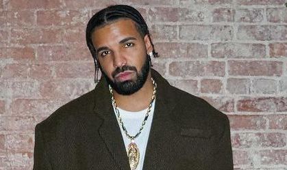 Drake quebra recorde de Michael Jackson e publica foto inusitada; veja