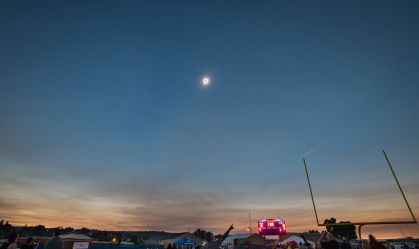 Saiba por que algumas nuvens desaparecem durante os eclipses solares