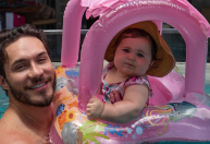 Eliezer se emociona ao ouvir filha com Viih Tube falar 