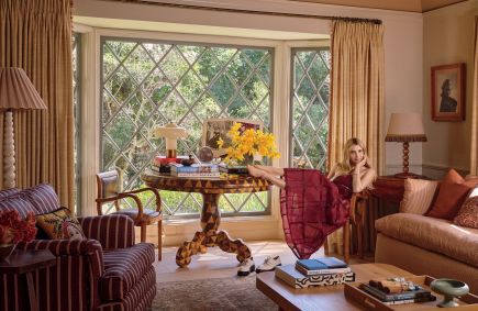 Emma Roberts comprou a casa, que ela compartilha com seu filho de três anos, Rhodes, em 2022