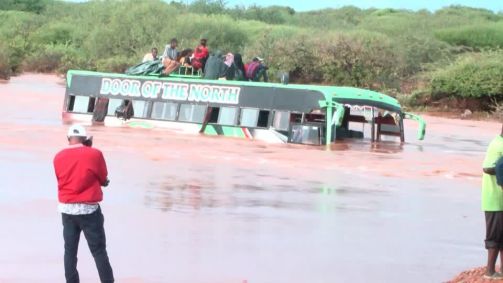 Enchente atinge o condado do rio Tana, no Quênia, em 8 de abril de 2024.