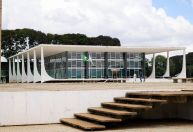 Polícia do Distrito Federal prende homem que tentou invadir o Supremo