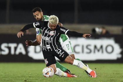 Corinthians e Racing se enfrentam pela Sul-Americana