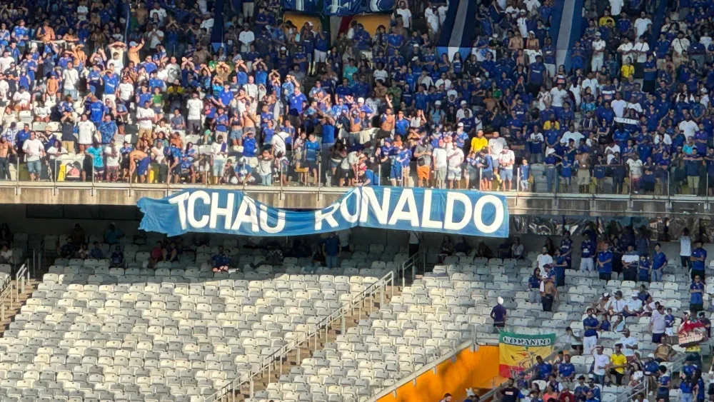 faixa tchau ronaldo_torcida cruzeiro