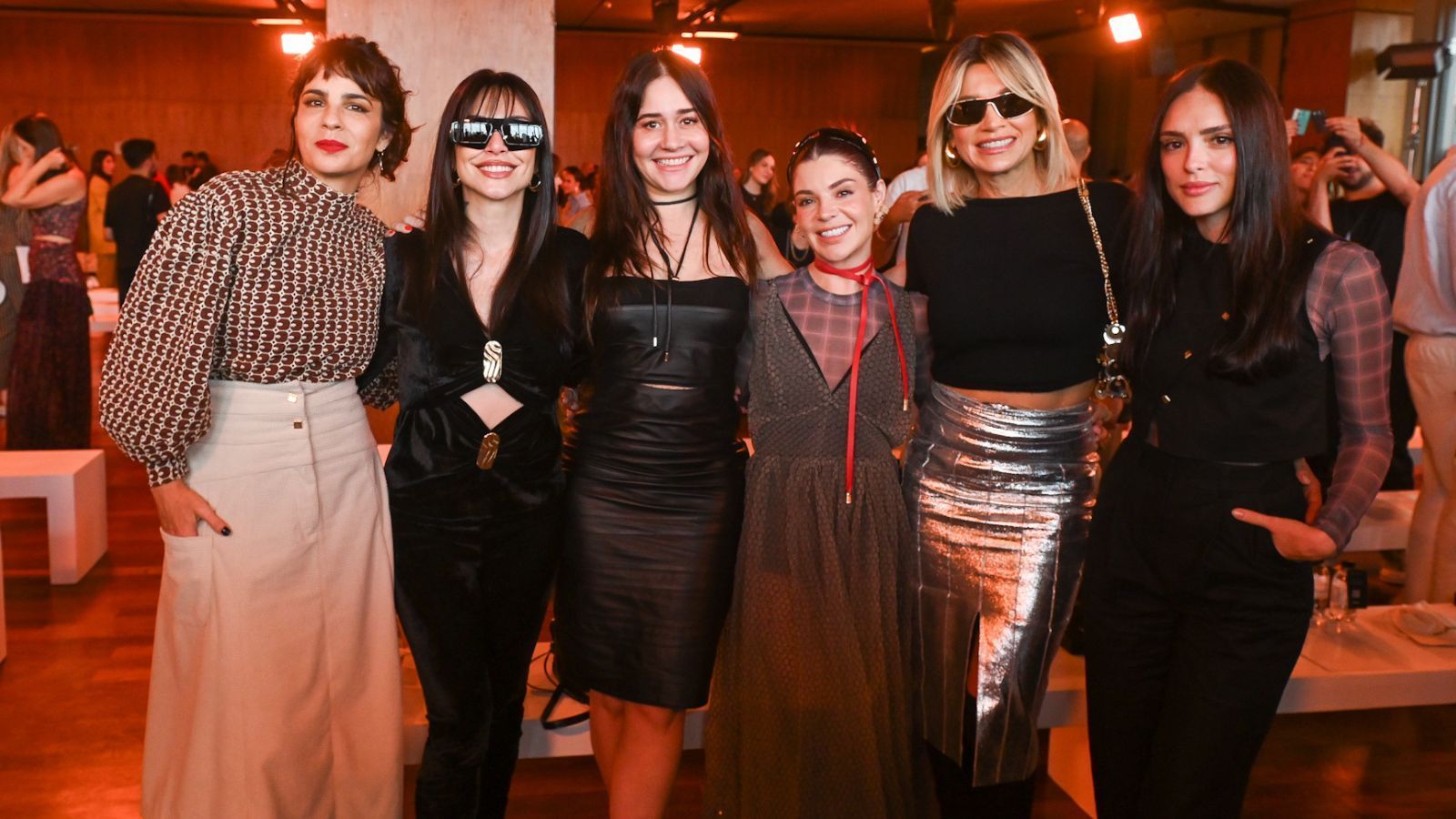 Time de estrelas acompanham desfile da Lilly Sarti na SPFW