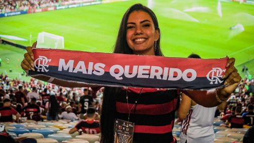 Fernanda Bande vai ao Maracanã para assistir ao jogo do Flamengo pela Libertadores