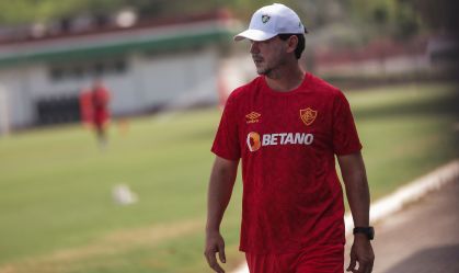 Fernando Diniz em treino pelo Fluminense