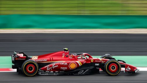 Ferrari planeja correr em carros azuis