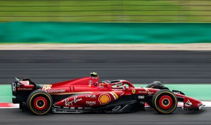 Ferrari planeja correr em carros azuis