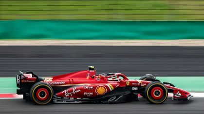 Ferrari planeja correr em carros azuis