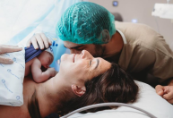 Nasce a primeira filha de Fernanda Paes Leme e Victor Sampaio; veja fotos