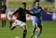 Flamengo perde para o líder Bolívar e revive 
