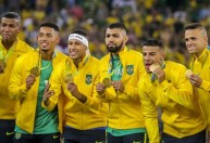 Campeão olímpico no Rio coloca medalha de ouro à venda por R$170 mil