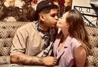 Gaab, filho de Rodriguinho, pede namorada em casamento durante show
