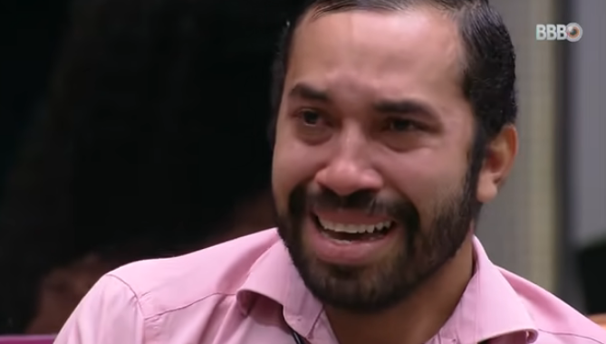 Gil ficou em 4º lugar do BBB21; ele deixou o programa ao receber 50,87% dos votos / Reprodução/YouTube/BBB