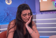 BBB24: Giovanna se emociona ao ler carta de família triturada no 
