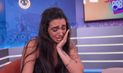 BBB24: Giovanna se emociona ao ler carta de família triturada no "Sincerão"
