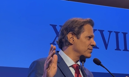 Reforma tributária se compara com implementação do Plano Real no Brasil, diz Haddad