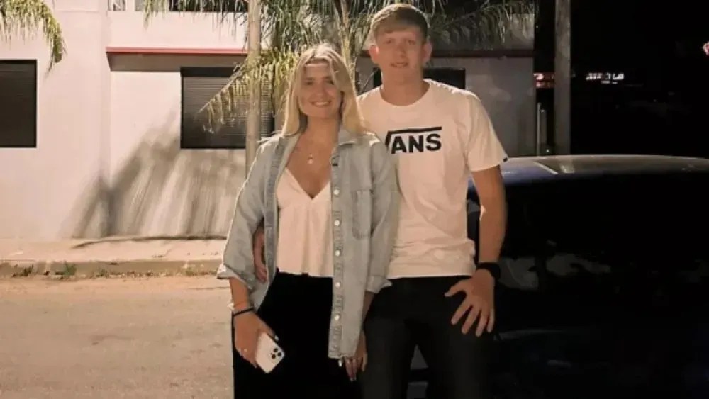 Ignacio Rodríguez, jogador do Liverpool, com sua namorada