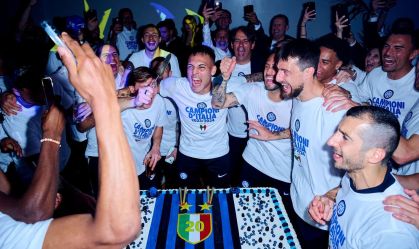 Jogadores da Inter de Milão celebram título ao som de hit brasileiro
