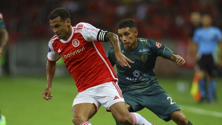 Lance de Internacional x Real Tomayapo pela 2ª rodada da fase de grupos da Sul-Americana