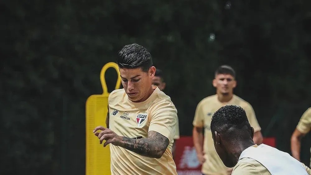 James Rodríguez em treino do São Paulo antes de estreia na Copa Libertadores de 2024