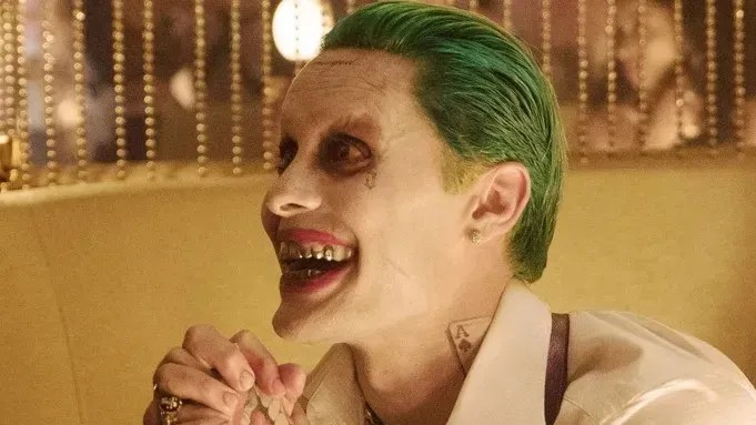 Jared Leto como Coringa em "Esquadrão Suicida" (2016) / Clay Enos/Warner Bros.