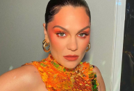 Jessie J explica nova cirurgia e diz que câncer pode voltar