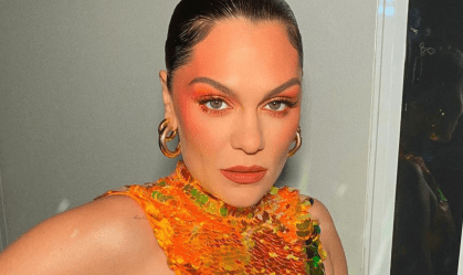 Com diagnóstico de câncer, Jessie J revela que fez show após 5 biópsias